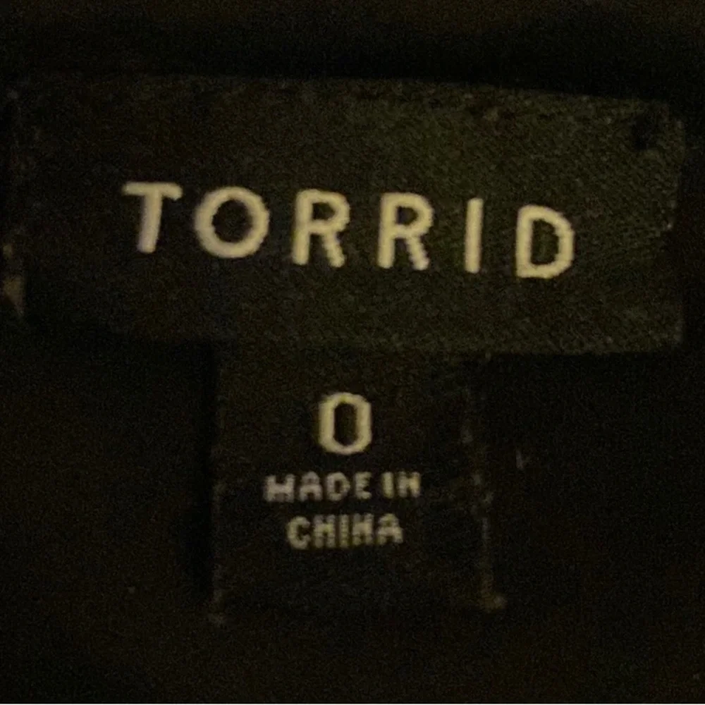 TORRID Grey with Black textured stripes, sleeveless, fit and flare size 0 - Picture 6 of 12